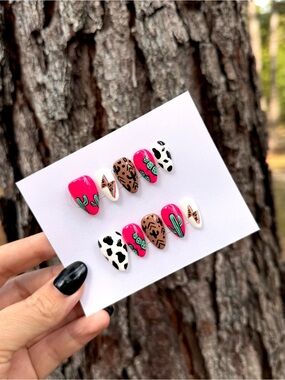 Pink-Rodeo Press-On Nails